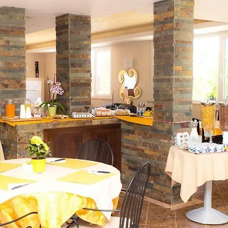 Aurora Hotel Latina