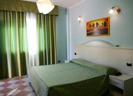 Hotel Aurora Latina