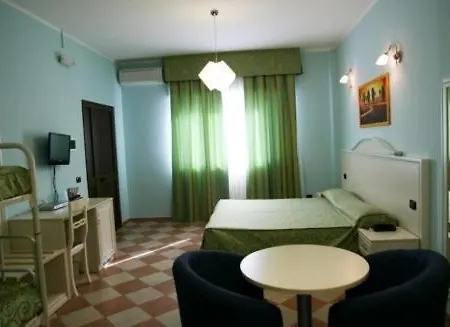 Ξενοδοχείο Aurora Λατίνα