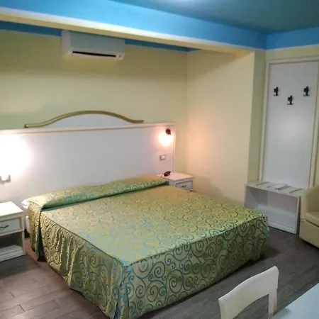 Hotel Aurora 3*